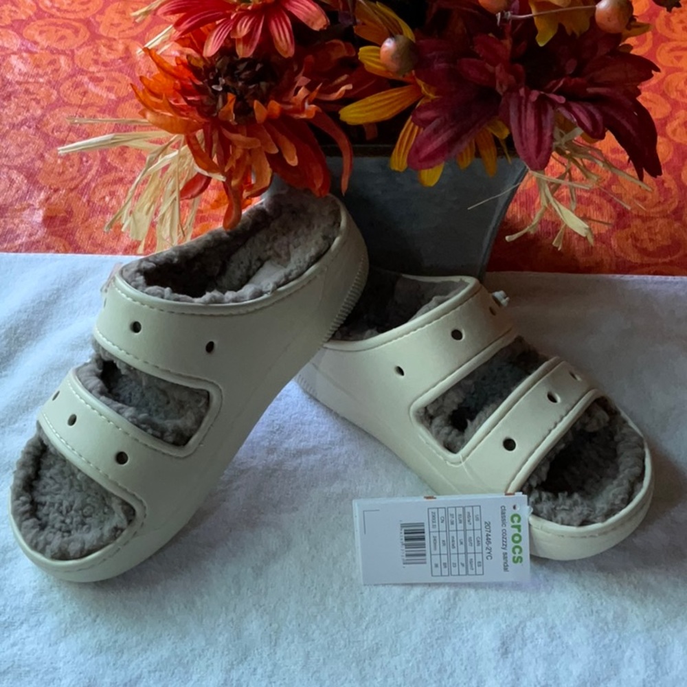🐊 CROCS CLASSIC COZZZY  SANDALS 🐊 NWT 🐊 - Picture 10 of 16